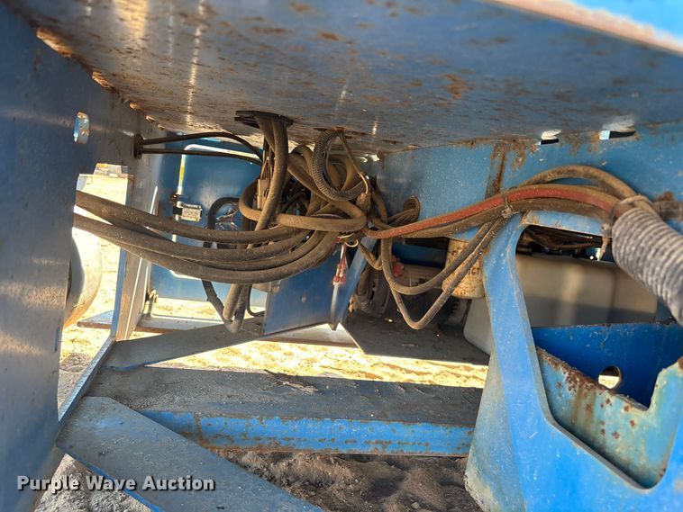 image for item DU0467 2014 Genie GS-3246 scissor lift