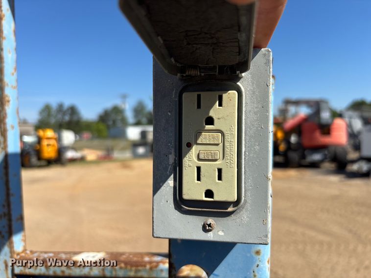 image for item DU0467 2014 Genie GS-3246 scissor lift