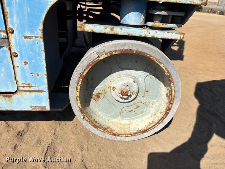 image for item DU0467 2014 Genie GS-3246 scissor lift