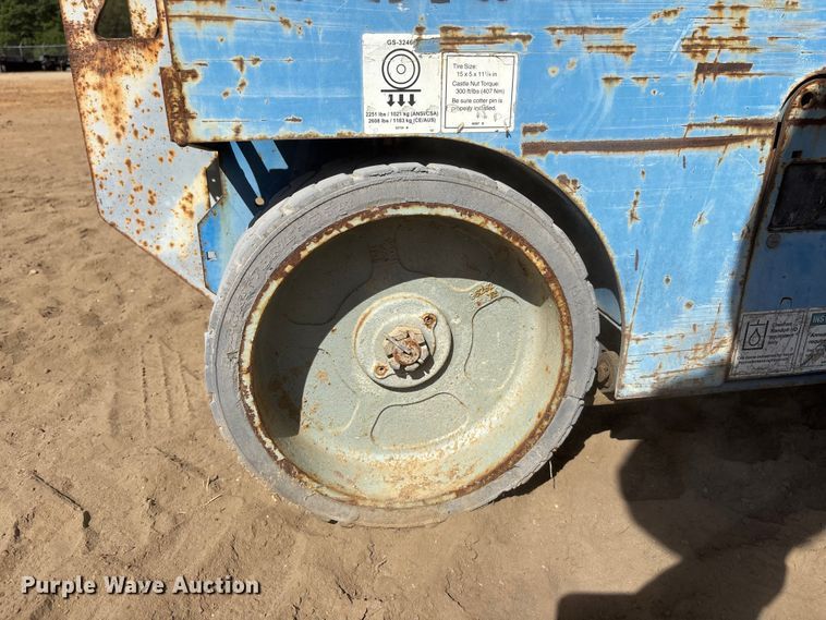 image for item DU0467 2014 Genie GS-3246 scissor lift