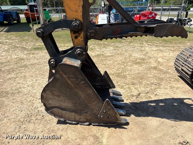 image for item DU0468 Hyundai HX140L excavator