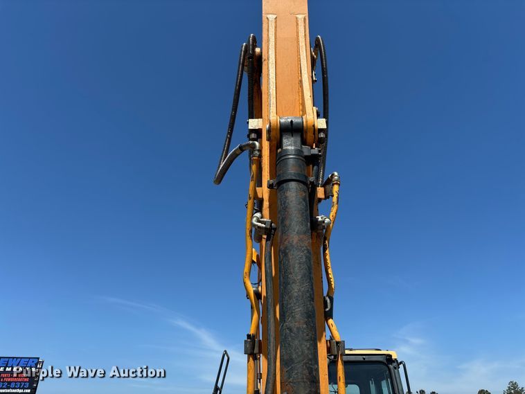 image for item DU0468 Hyundai HX140L excavator