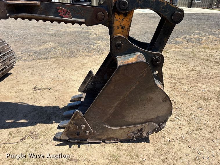 image for item DU0468 Hyundai HX140L excavator