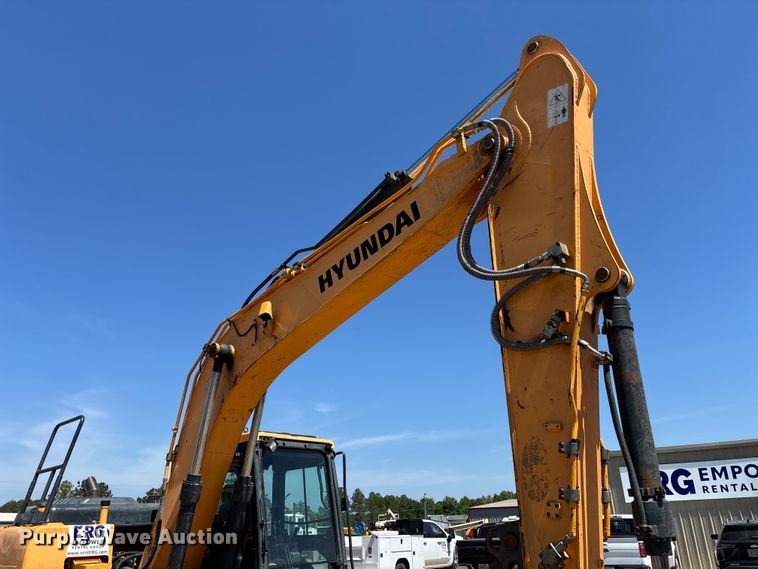image for item DU0468 Hyundai HX140L excavator
