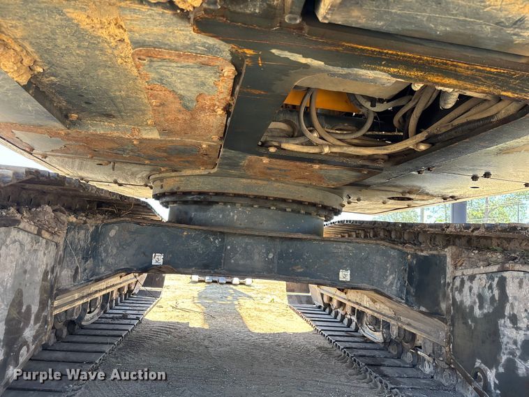 image for item DU0468 Hyundai HX140L excavator