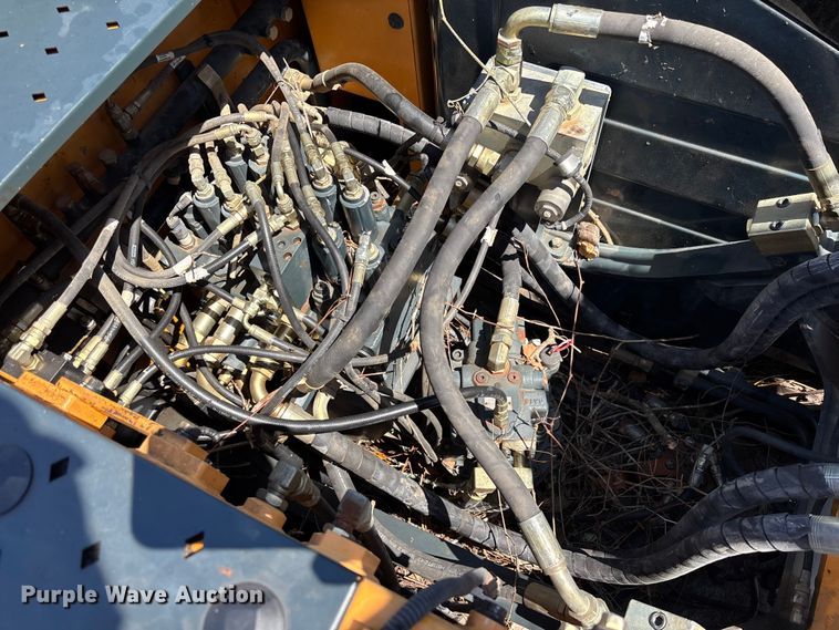 image for item DU0468 Hyundai HX140L excavator