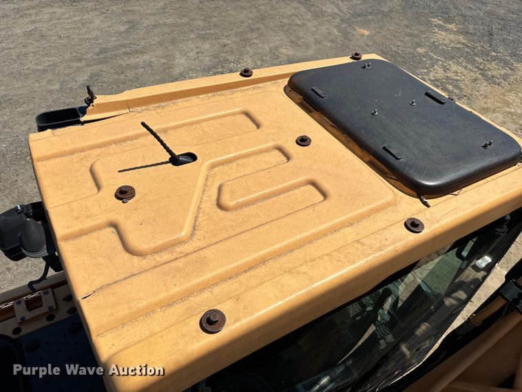 image for item DU0468 Hyundai HX140L excavator