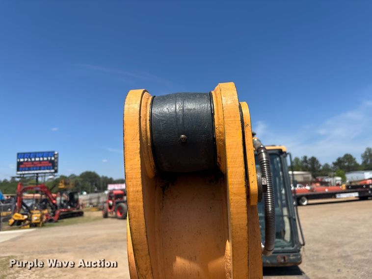 image for item DU0468 Hyundai HX140L excavator