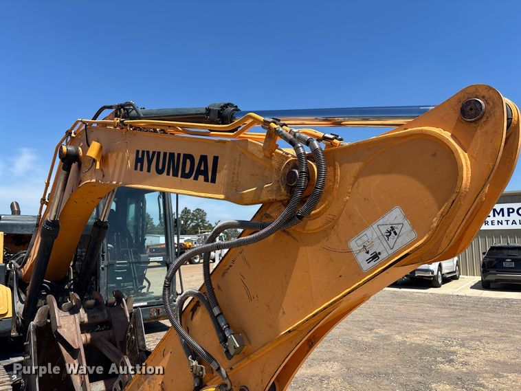 image for item DU0468 Hyundai HX140L excavator