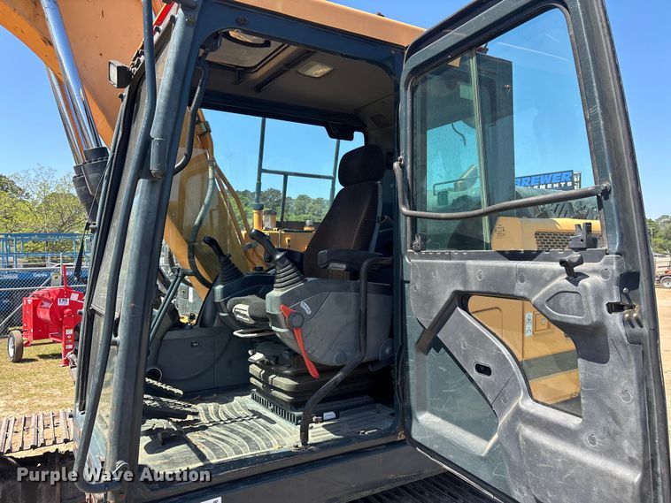 image for item DU0468 Hyundai HX140L excavator