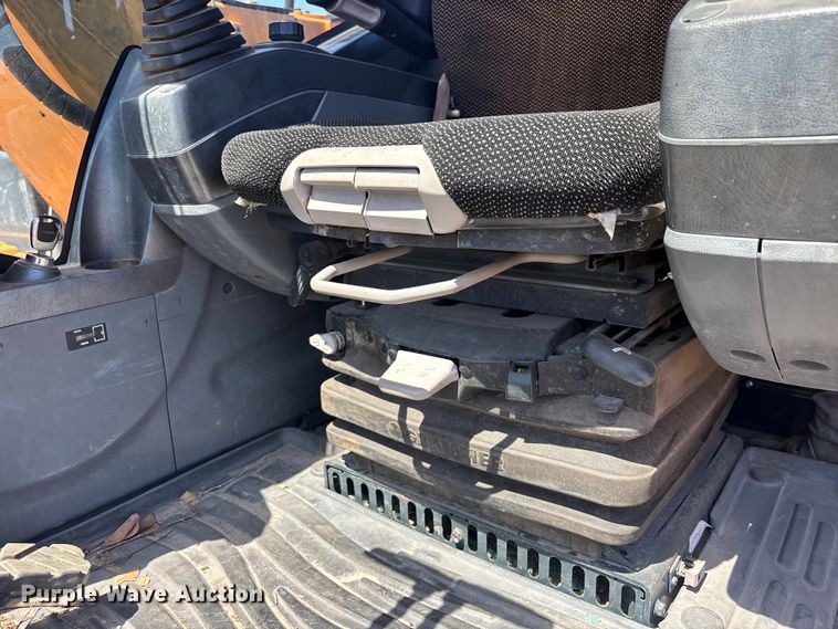 image for item DU0468 Hyundai HX140L excavator