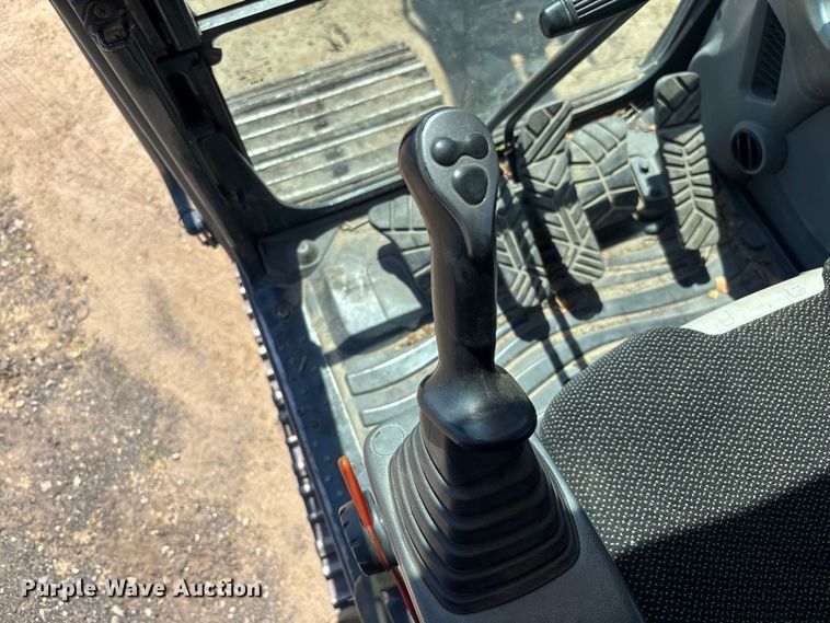 image for item DU0468 Hyundai HX140L excavator