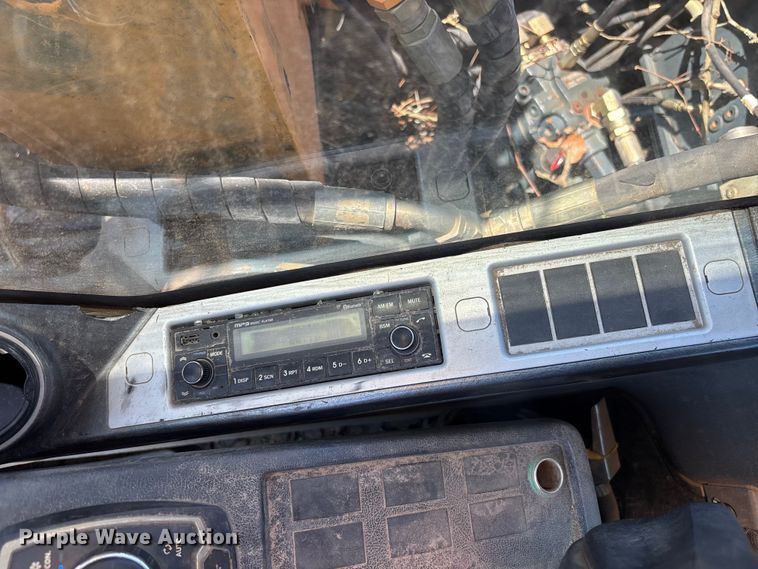 image for item DU0468 Hyundai HX140L excavator