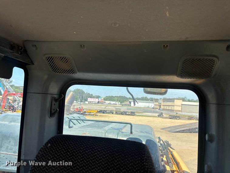 image for item DU0468 Hyundai HX140L excavator