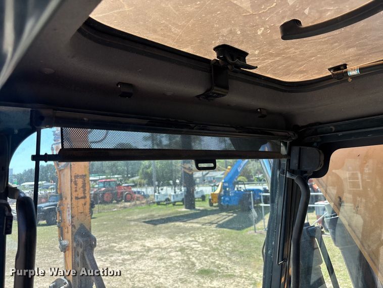 image for item DU0468 Hyundai HX140L excavator