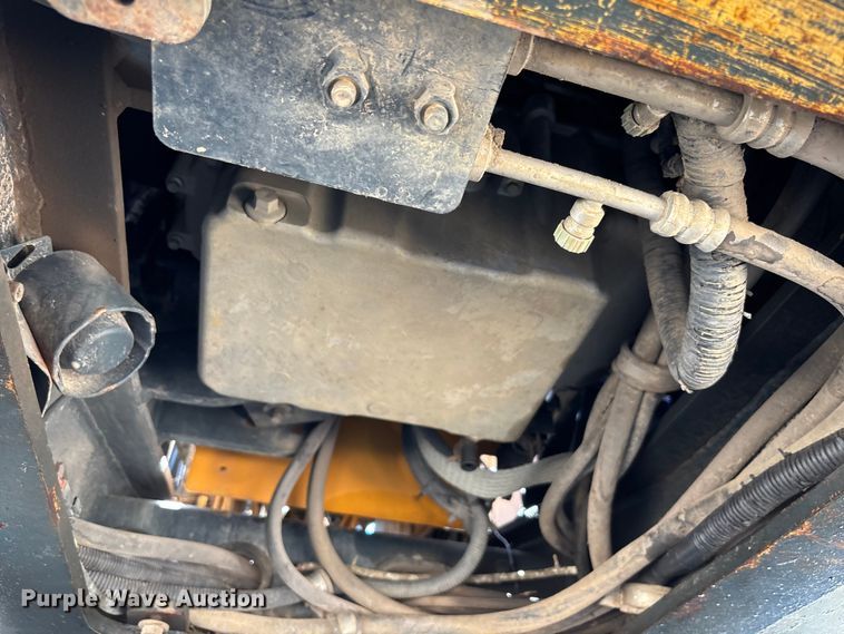 image for item DU0468 Hyundai HX140L excavator