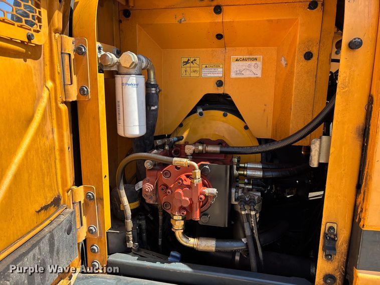 image for item DU0468 Hyundai HX140L excavator