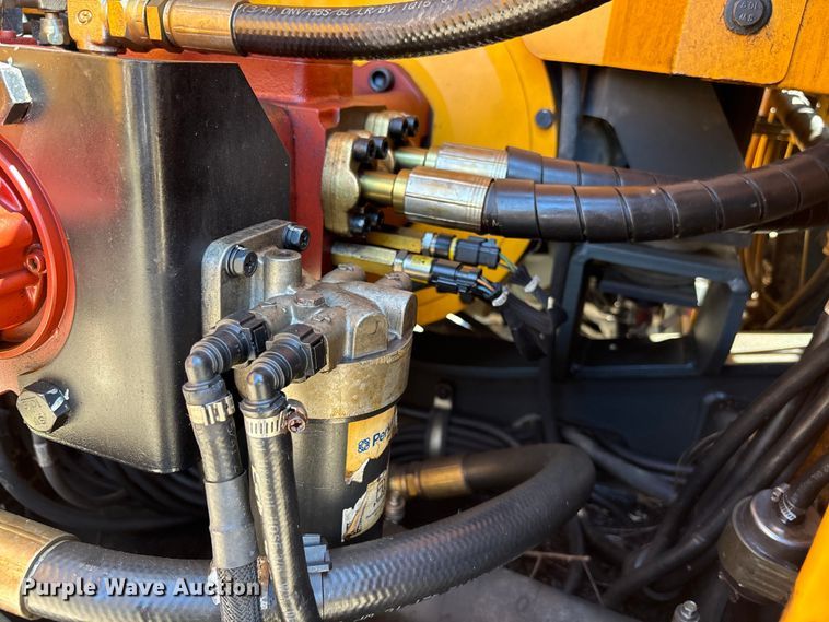 image for item DU0468 Hyundai HX140L excavator