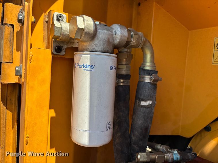 image for item DU0468 Hyundai HX140L excavator