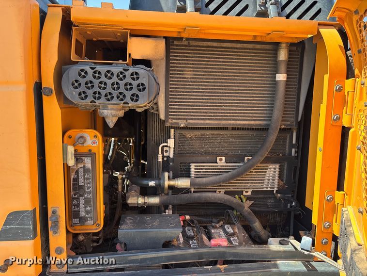 image for item DU0468 Hyundai HX140L excavator