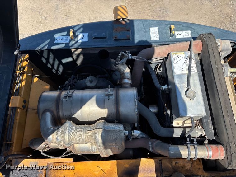 image for item DU0468 Hyundai HX140L excavator