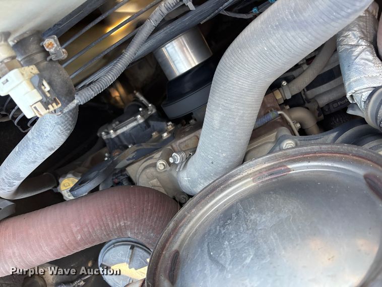 image for item DU0468 Hyundai HX140L excavator