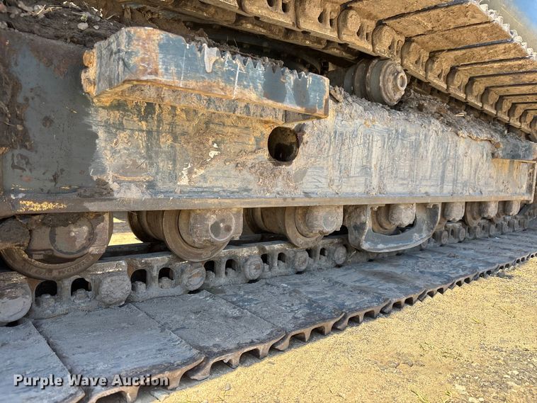 image for item DU0468 Hyundai HX140L excavator