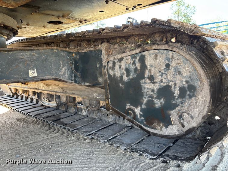 image for item DU0468 Hyundai HX140L excavator