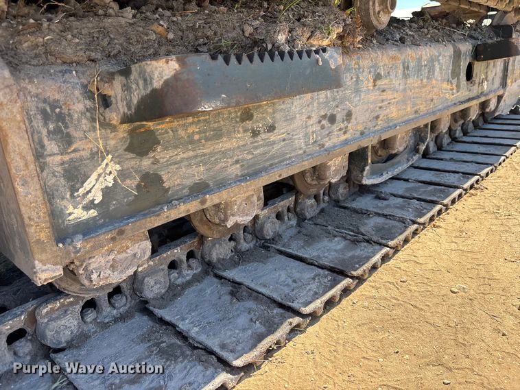 image for item DU0468 Hyundai HX140L excavator