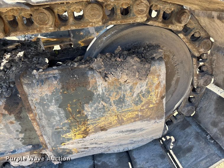 image for item DU0468 Hyundai HX140L excavator