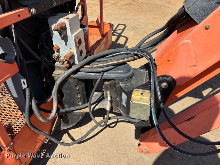 image for item DU0470 2008 JLG 860SJ boom lift