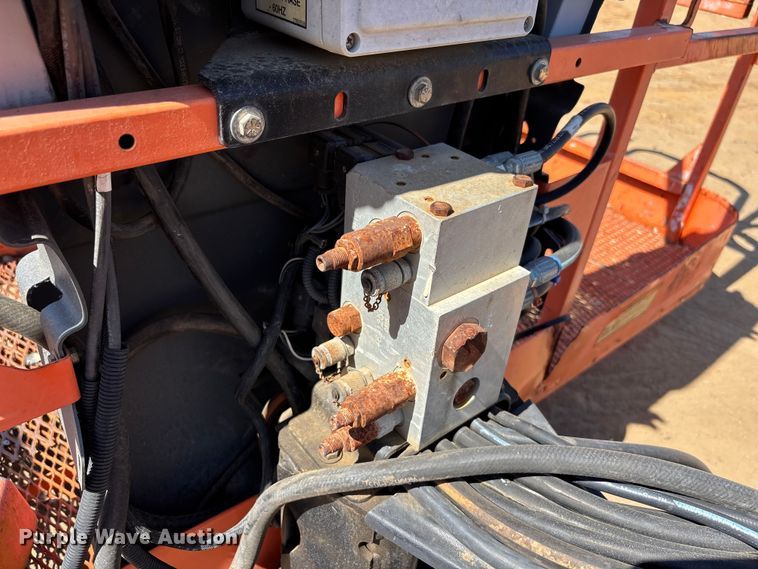 image for item DU0470 2008 JLG 860SJ boom lift