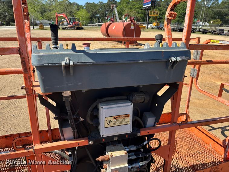 image for item DU0470 2008 JLG 860SJ boom lift