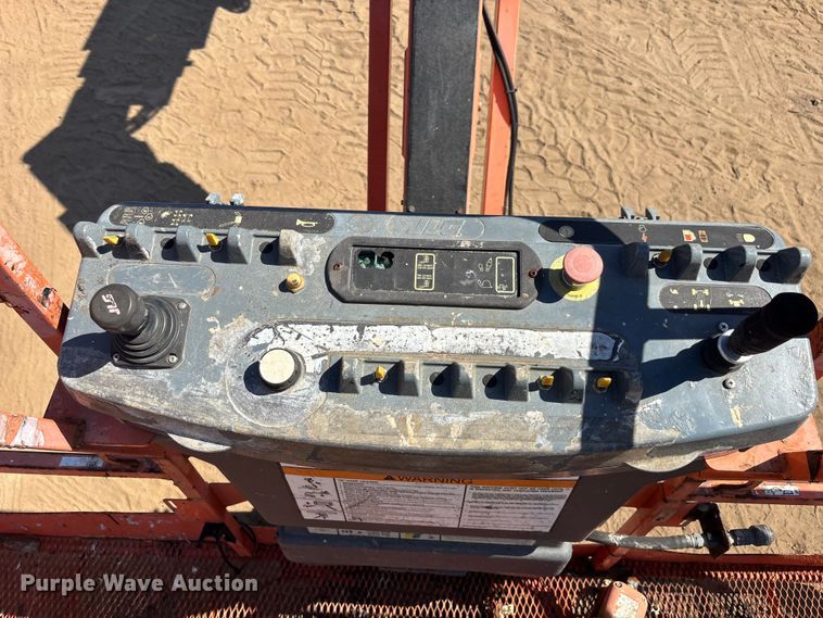 image for item DU0470 2008 JLG 860SJ boom lift