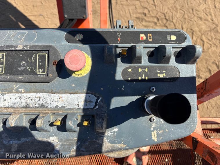 image for item DU0470 2008 JLG 860SJ boom lift