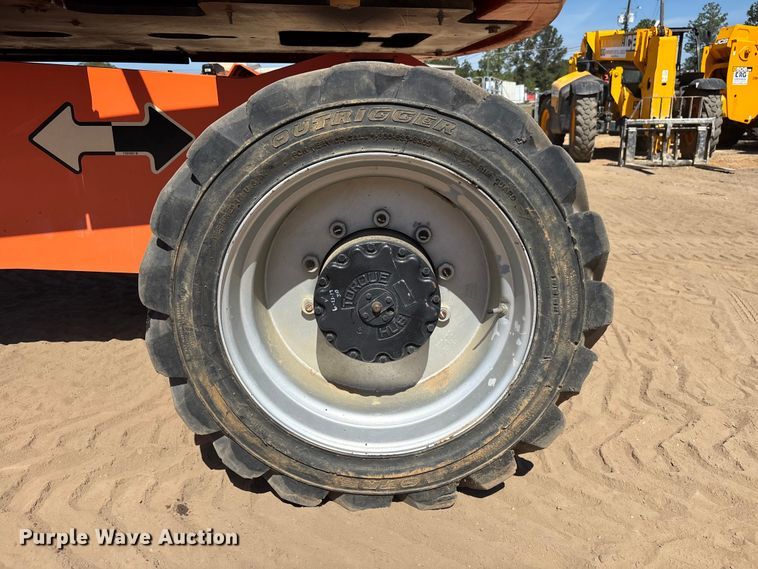 image for item DU0470 2008 JLG 860SJ boom lift