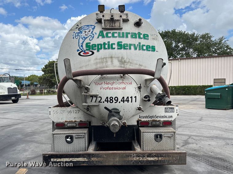 image for item DU0482 2007 Kenworth T800B vacuum truck