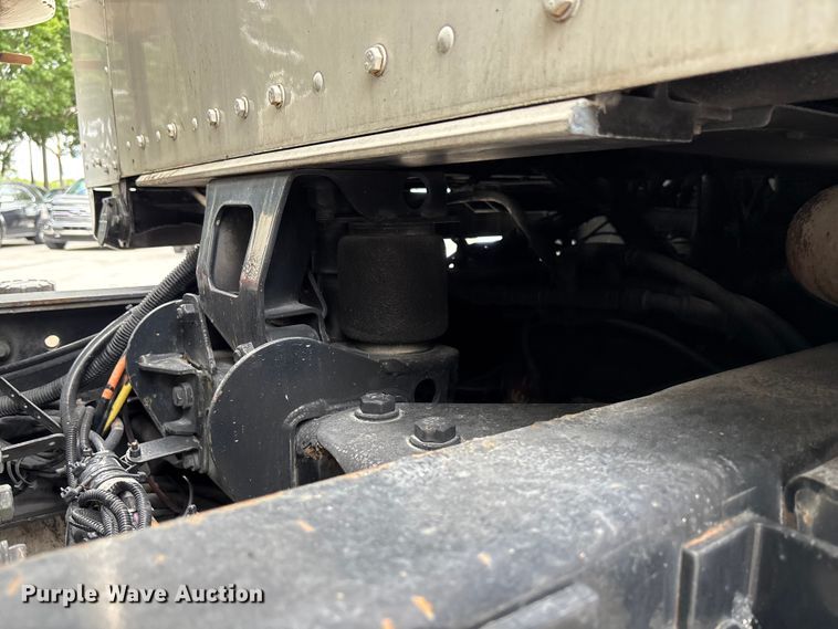 image for item DU0482 2007 Kenworth T800B vacuum truck