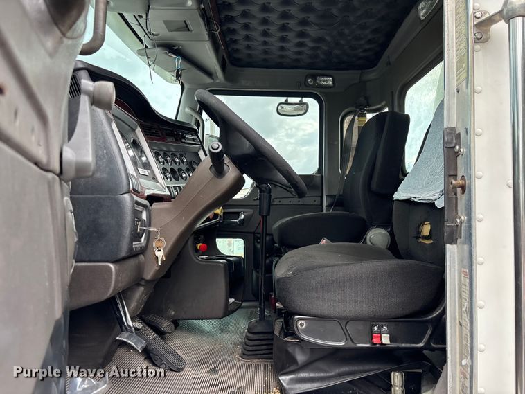 image for item DU0482 2007 Kenworth T800B vacuum truck