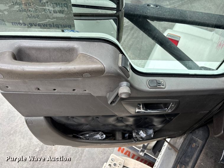 image for item DU0482 2007 Kenworth T800B vacuum truck