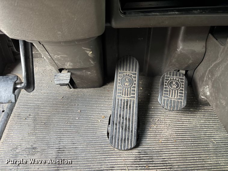 image for item DU0482 2007 Kenworth T800B vacuum truck