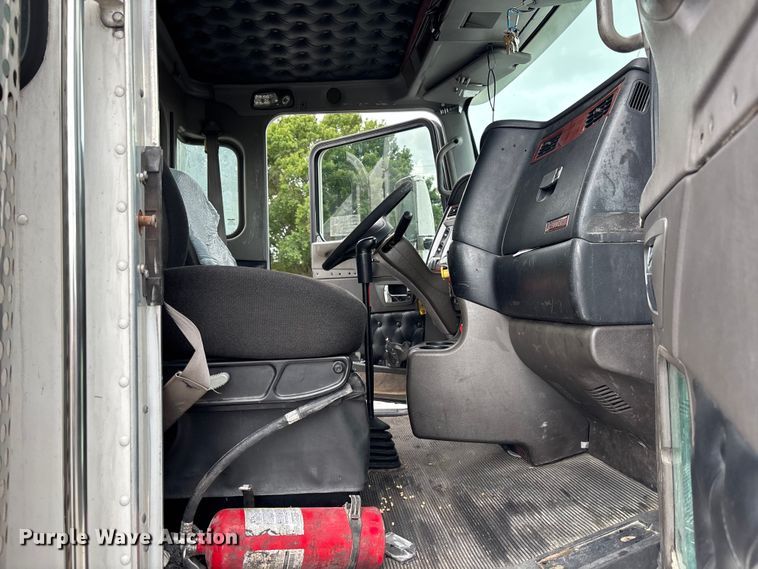 image for item DU0482 2007 Kenworth T800B vacuum truck