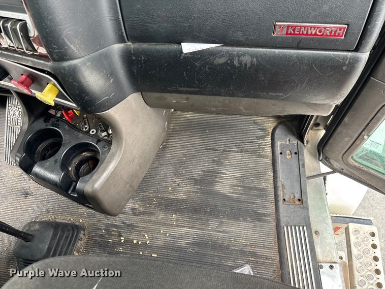 image for item DU0482 2007 Kenworth T800B vacuum truck