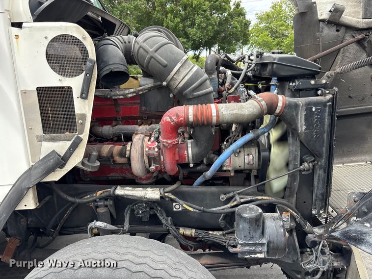 image for item DU0482 2007 Kenworth T800B vacuum truck