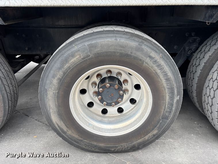 image for item DU0482 2007 Kenworth T800B vacuum truck