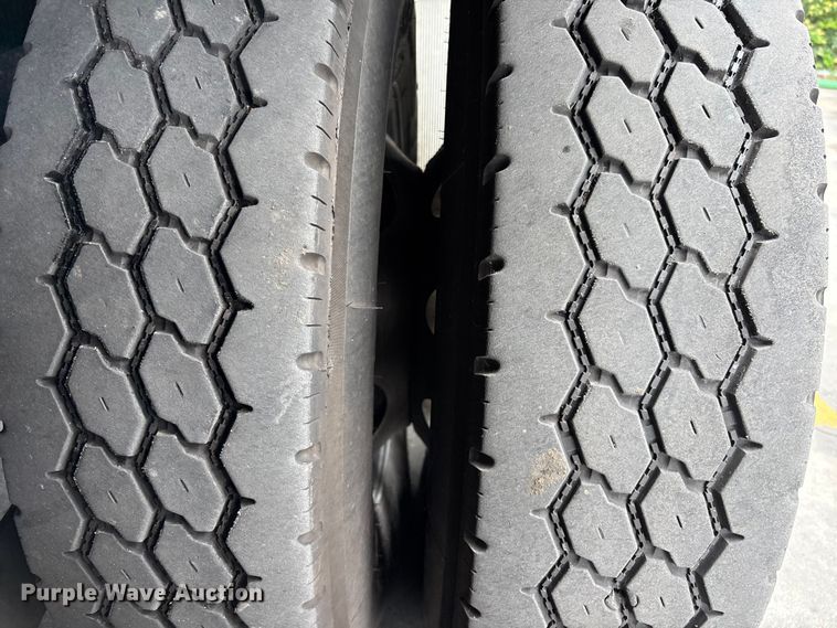 image for item DU0482 2007 Kenworth T800B vacuum truck