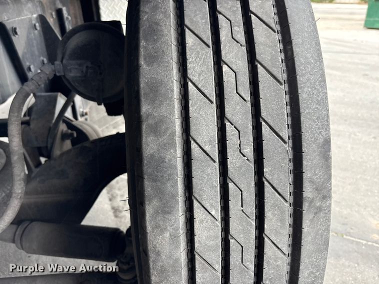 image for item DU0482 2007 Kenworth T800B vacuum truck