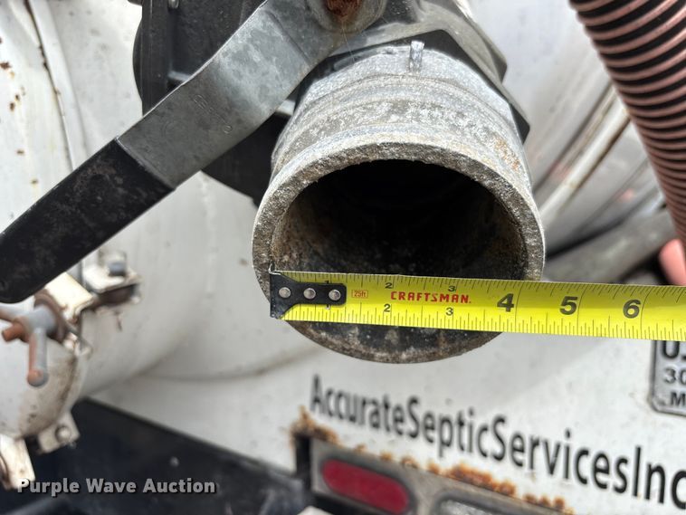 image for item DU0482 2007 Kenworth T800B vacuum truck