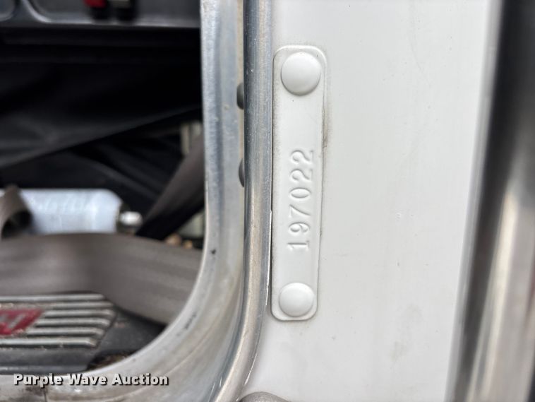 image for item DU0482 2007 Kenworth T800B vacuum truck