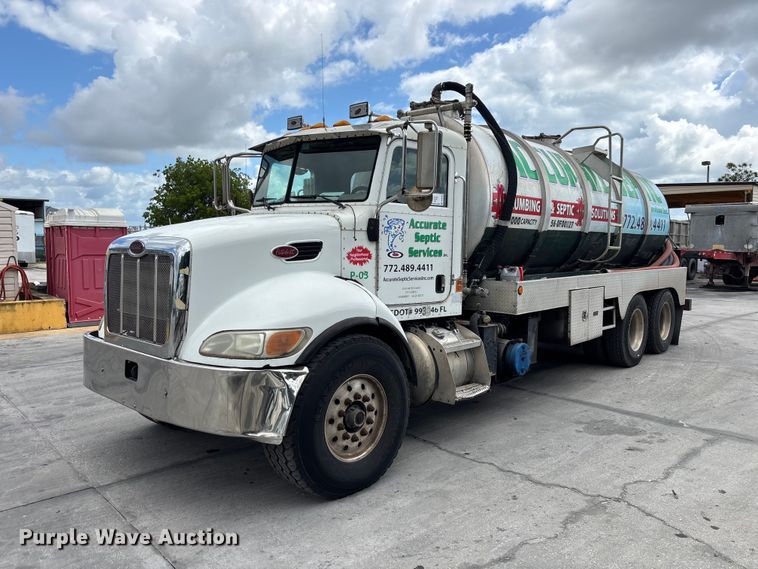 image for item DU0483 2005 Peterbilt PB335 vacuum truck